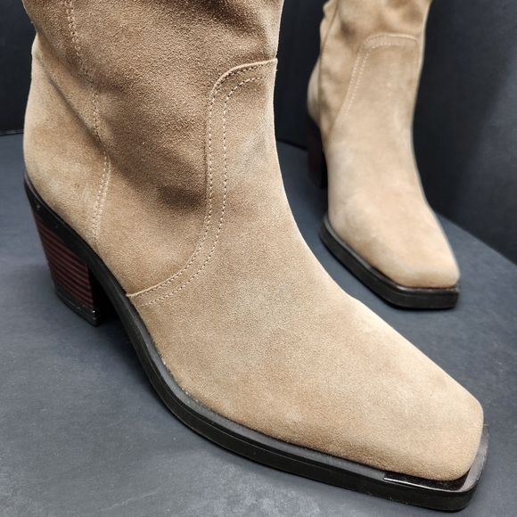 Vince Camuto boots women's 11M beige sand suede Babellie western cowgirl new - Picture 3 of 16